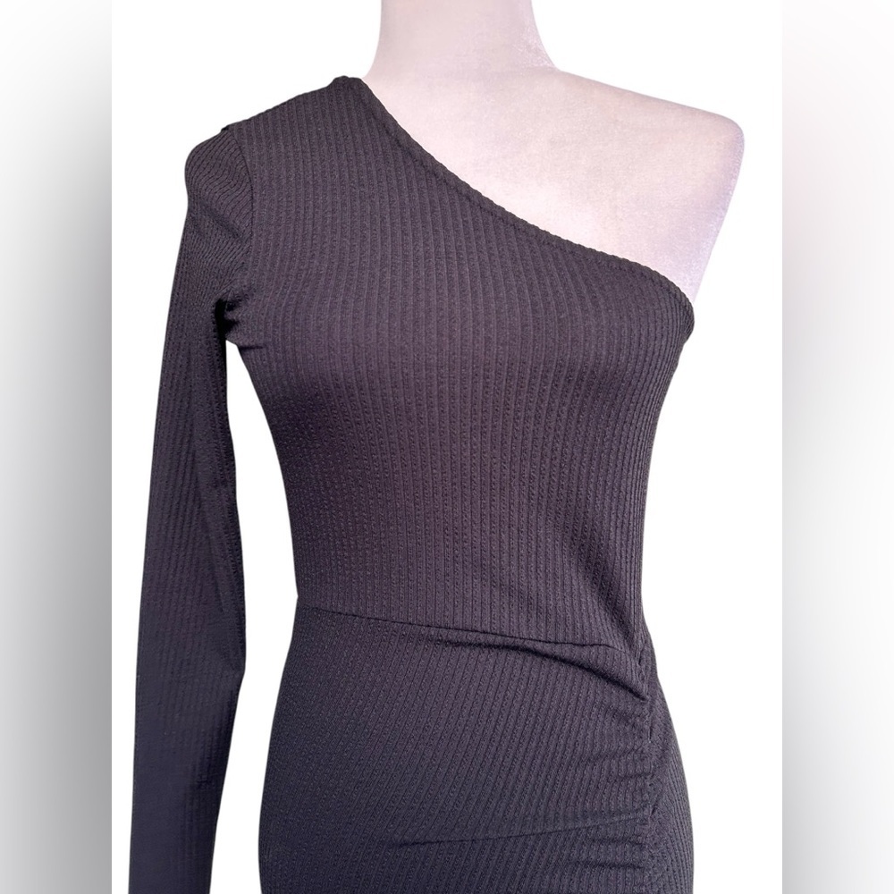 Pretty little thing BLACK ONE SHOULDER LONG SLEEVE BODYCON DRESS NWT Size 6 - Picture 4 of 13